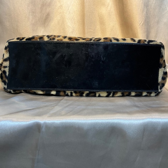 Lux De Ville animal print with black satin bow, hand bag.  4-H2Cb - Picture 6 of 9